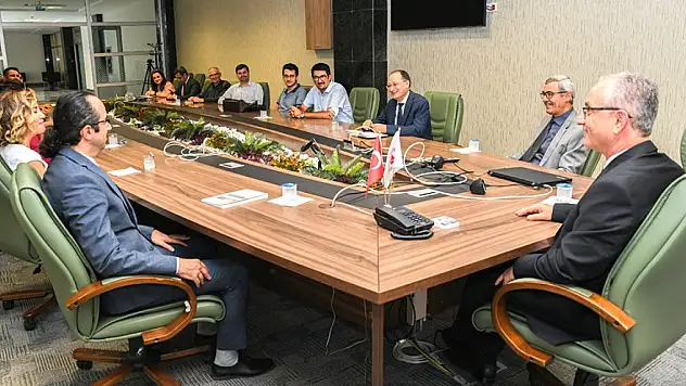 Babür Özçelik ve beraberindeki heyet TENMAK yetkilileri ile bir araya geldi