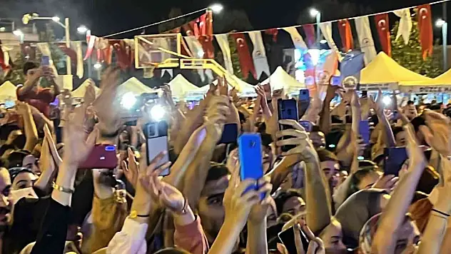 Düzcelileri sağanak bile durduramadı