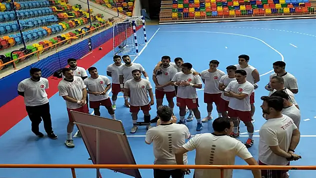 A Milli Erkek Hentbol Takımı, hazırlık maçında Katar'a yenildi