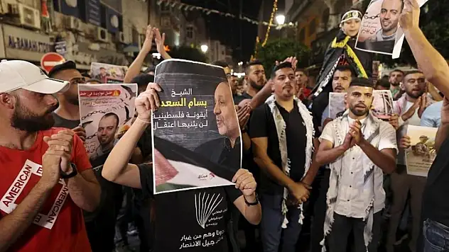 Batı Şeria'da İsrail'in saldırdığı Gazze'ye destek yürüyüşleri düzenlendi