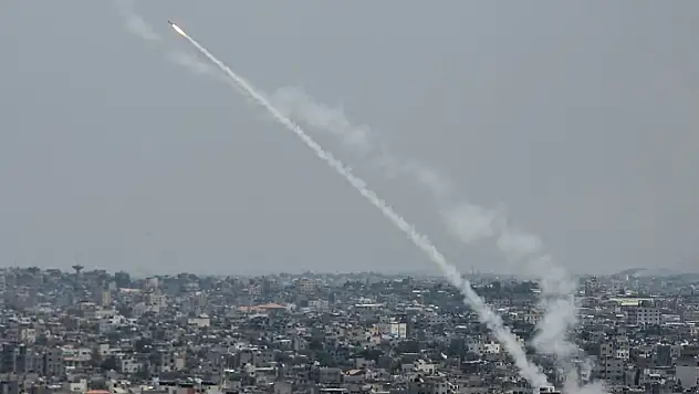 İsrail ordusu, Gazze'den 160 füze fırlatıldığını açıkladı