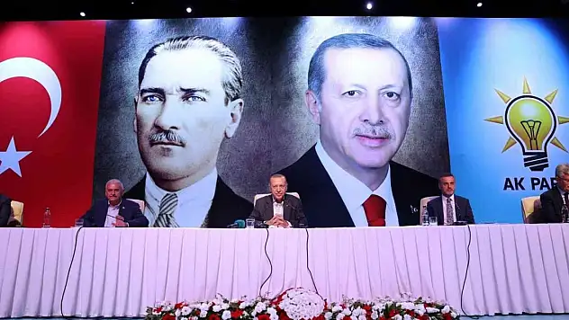Cumhurbaşkanı Erdoğan partililerle bir araya geldi