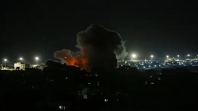 İsrail, Gazze'yi vuruyor: 6'sı çocuk 29 Filistinli hayatını kaybetti