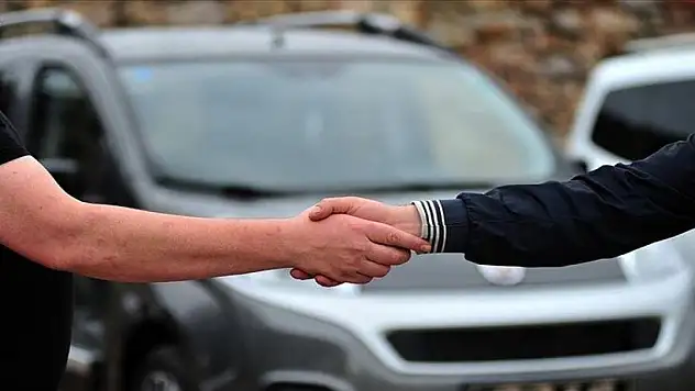 İkinci el otomobilde 'bekle-gör' dönemi başladı