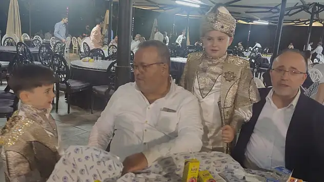 Rıza Melih ve Ertuğrul sünnet oldu