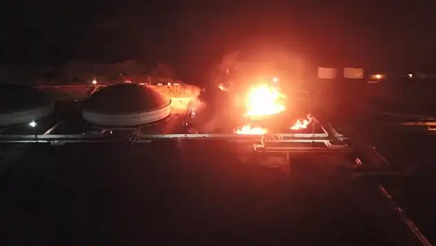 Petrol tesisinde yangın! Yoğun çaba harcanıyor