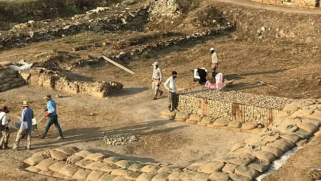 Çalışmalar sonuç verdi, ilk yazıt bulundu