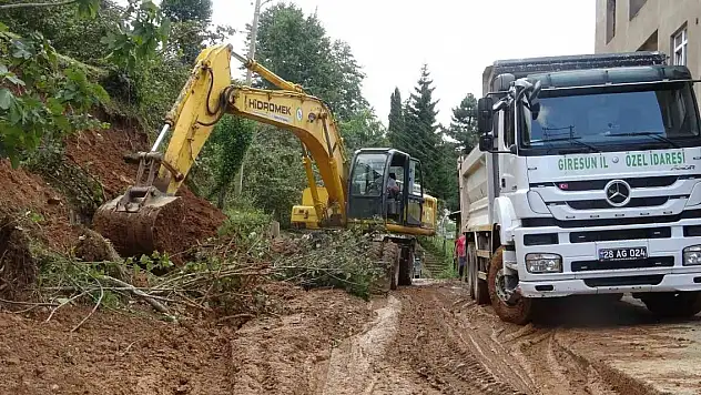 Şiddetli yağış sonrası meydana gelen sel ve heyelanların yaraları sarılıyor