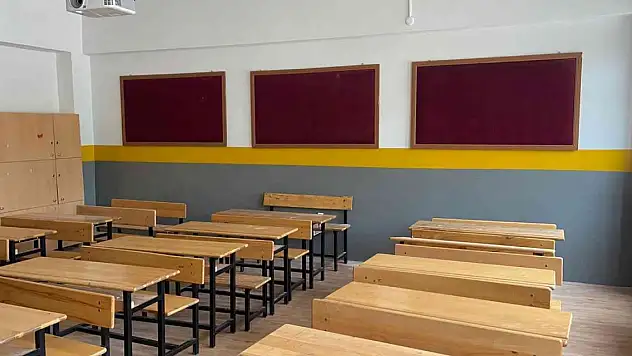 Eskişehir'de okullarda bakım ve onarım çalışmaları sürüyor