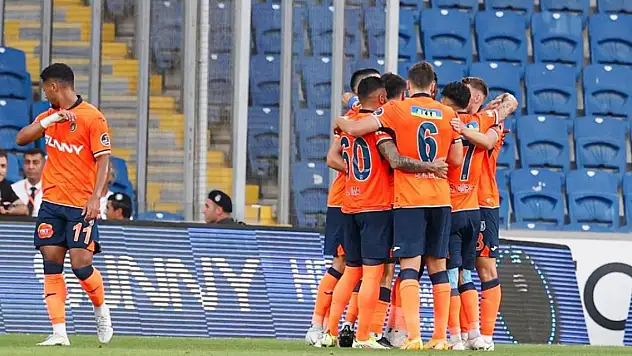 Başakşehir, sahasında Kasımpaşa'yı 4-0 mağlup etti