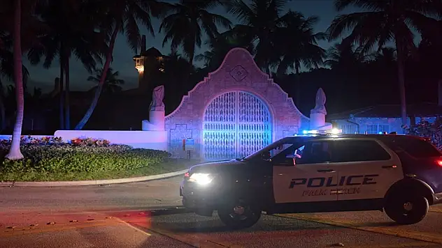 Trump'ın Florida'daki evi FBI ajanları tarafından basıldı