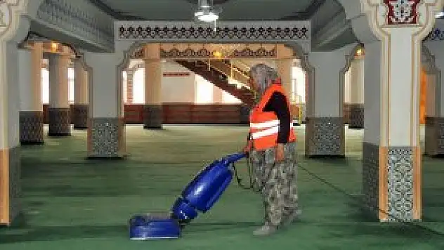 Akşehir'de camiler temizleniyor