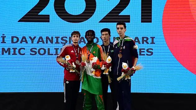 Tekvandoda ilk gün müsabakalarında 4 madalya