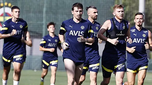 Fenerbahçe, Slovacko hazırlıklarına başladı