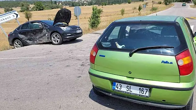 Gediz'de trafik kazası: 3 yaralı