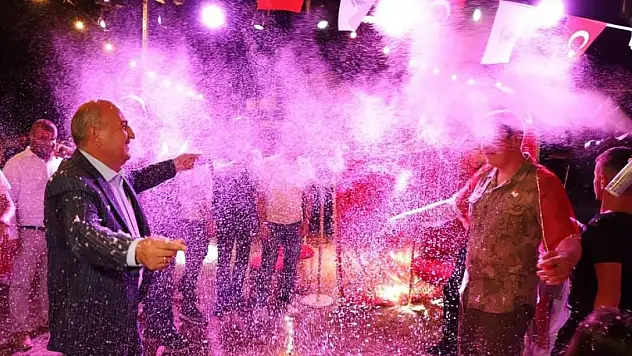 En büyük hayali asker olmaktı, engelli gence asker kınası yakıldı