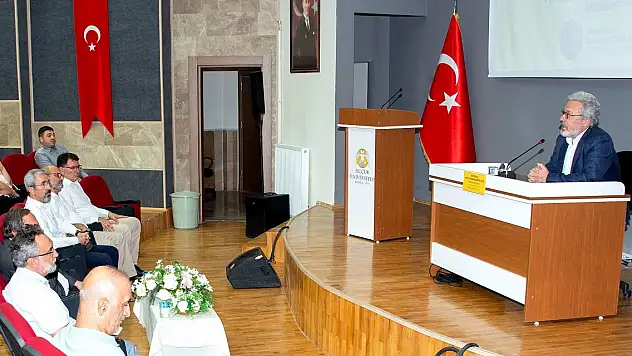 Kılıç, Selçuk Üniversitesinde 'mesleki söyleşi' gerçekleştirdi