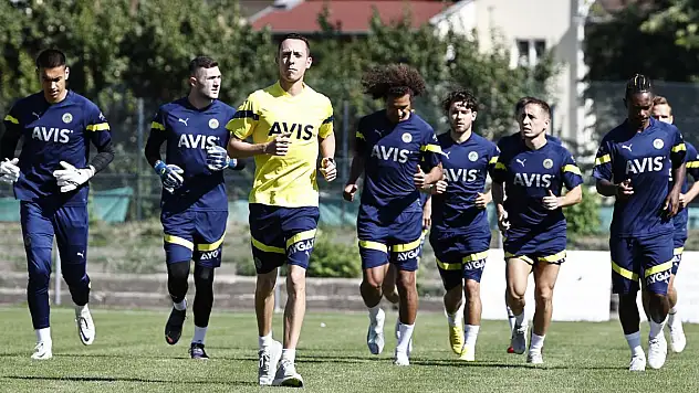 Fenerbahçe, Kasımpaşa hazırlıklarına Çekya'da başladı