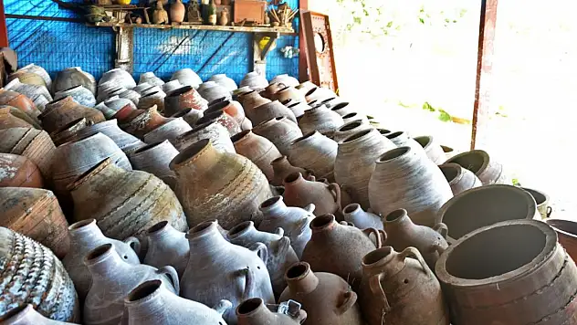 Beykoz'da 10 TIR dolusu tarihi eser ele geçirildi