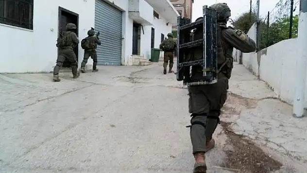 İsrail güçleri 7 Filistinliyi yaraladı