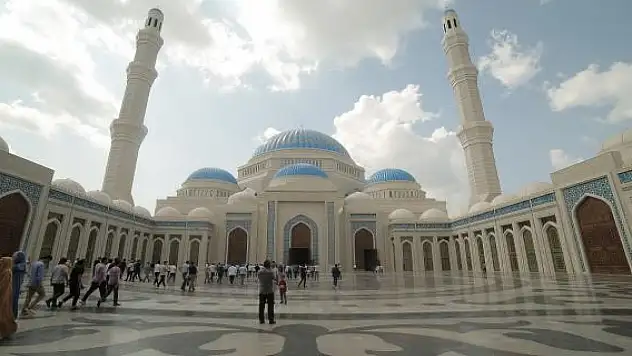 Orta Asya'nın en büyük camisi Kazakistan'da açıldı