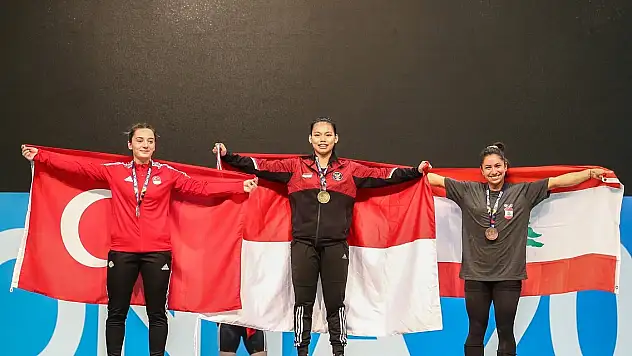 Kadınlar halterde Türk sporculardan 5 madalya