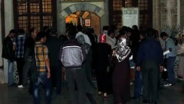 Regaib kandilinde Mevlana müzesi doldu