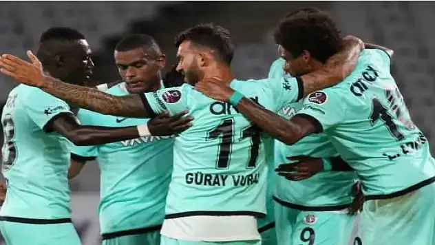 Antalyaspor deplasmanda Ümraniyespor'u devirdi!