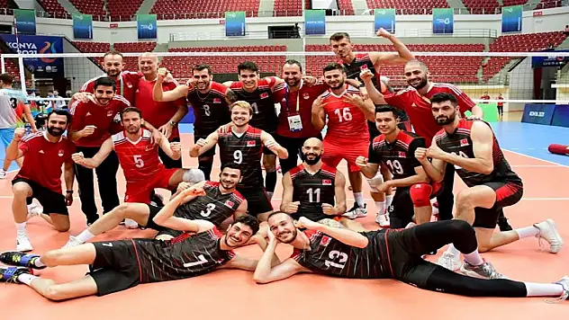 Voleybol Erkeklerde bronz madalya Türkiye'nin