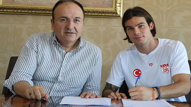 Sivasspor'a Yunan orta saha