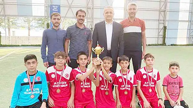 Afyonkarahisar'da camiler arası futbol turnuvası nefes kesti