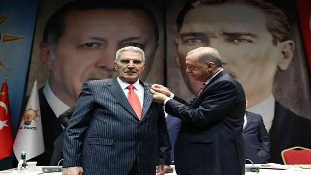Saadet Partisi'nden ayrılıp AK Parti'ye katıldı
