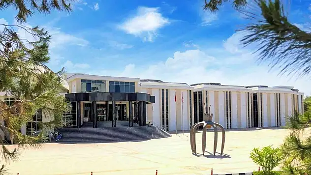 KKTC'nin en çok tercih edilen üniversitesi YDU oldu