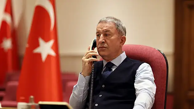 Bakan Akar, Ukraynalı mevkidaşıyla görüştü