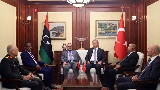 Bakan Akar, Libya Yüksek Devlet Konseyi Başkanı el-Mişri ile görüştü