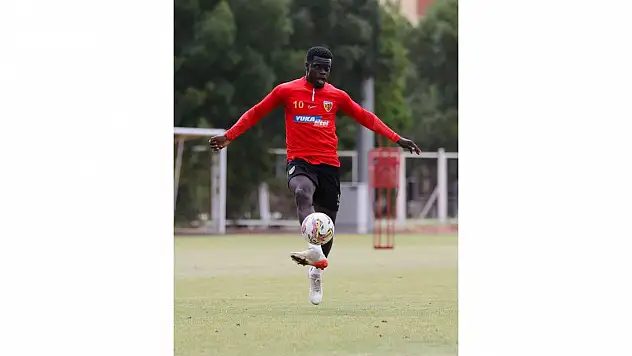 Kayserisporlu Kemen Fransa'ya gitti