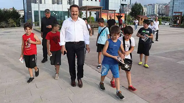 Çocuklar istedi, başkan çözdü