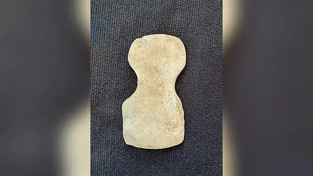 İzmir'deki kazılarda 5 bin yıllık 'tanrıça' idolü bulundu