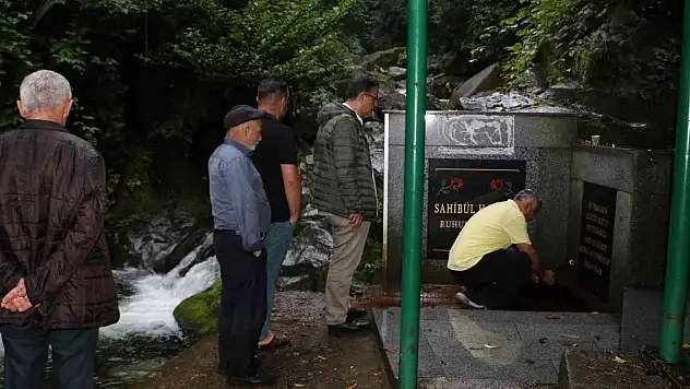 Rize'de sağlıksız çıkan ılıca suyundan su içmek için kuyruğa girdiler