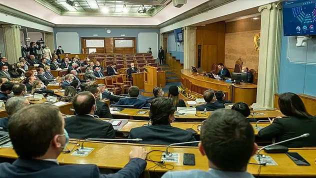 Karadağ'da güvenoyu alamayan hükümet düştü