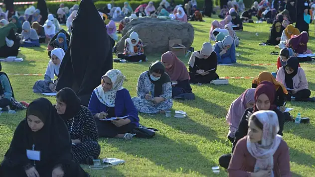 Hadis yarışmasına 25 bin kadın katıldı