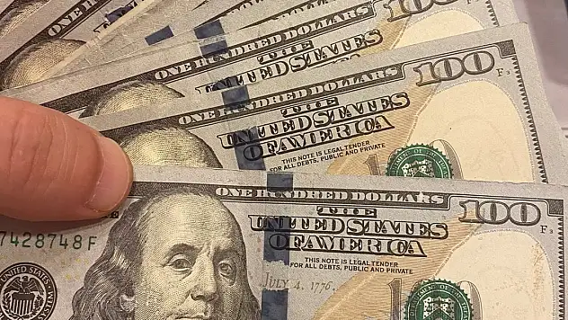 Euro/dolar paritesi 20 yılın en düşük seviyesinde!