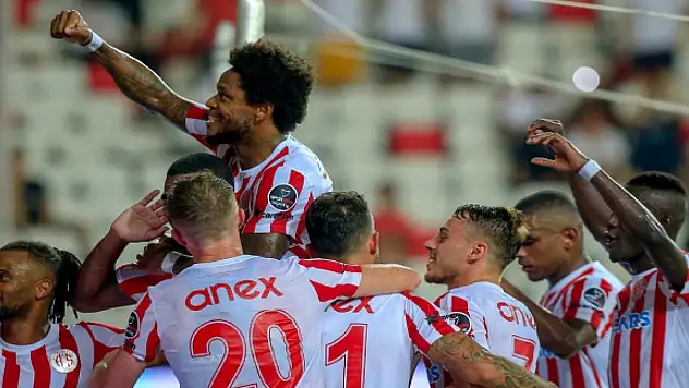 Fırtına'ya Antalya'da şok