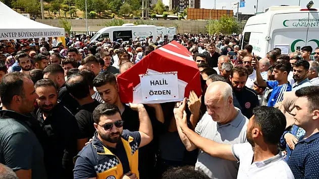 Gaziantep'teki trafik kazasında ölen sağlıkçılar ve muhabir için tören düzenlendi