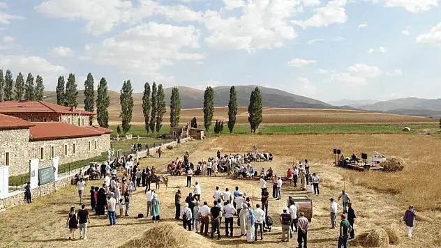 Harman festivali renkli görüntülere sahne oldu