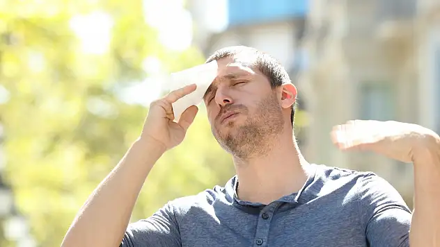 Uzmanı uyardı: Sıcaklarda susuz kalmak böbrekleri yoruyor