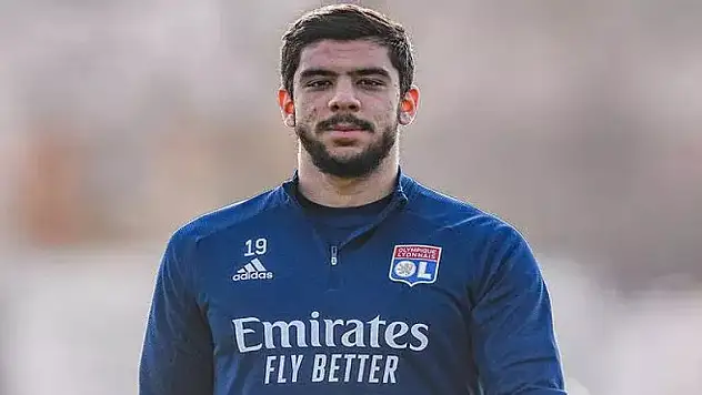 Cenk Özkacar, Valencia'da