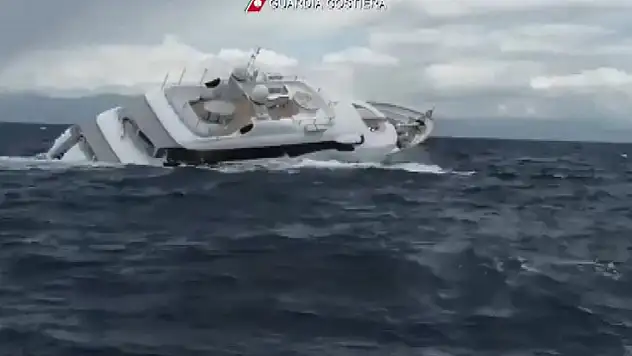 İtalya'da lüks yat, böyle battı