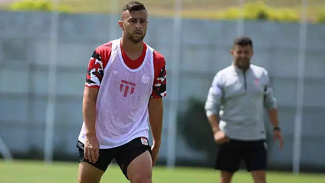 Sivasspor'un yeni transferi Dia Saba ilk idmanına çıktı