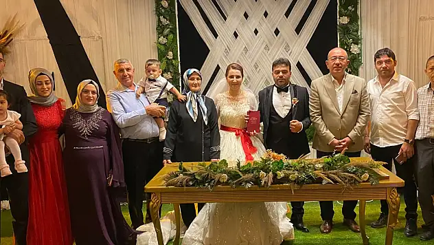 Öge ve Akın ailelerinin mutlu günü